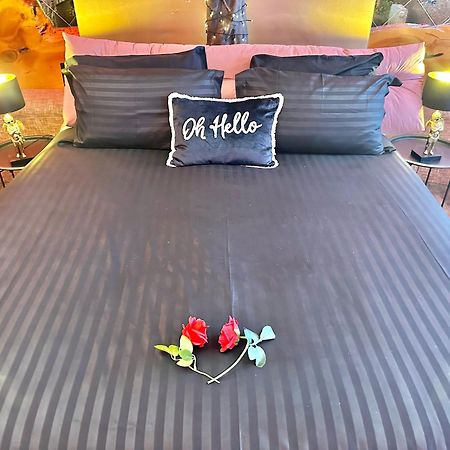 Beyond - Romantic Basement Apartment - Close To Beach - With Parking Bournemouth Ngoại thất bức ảnh
