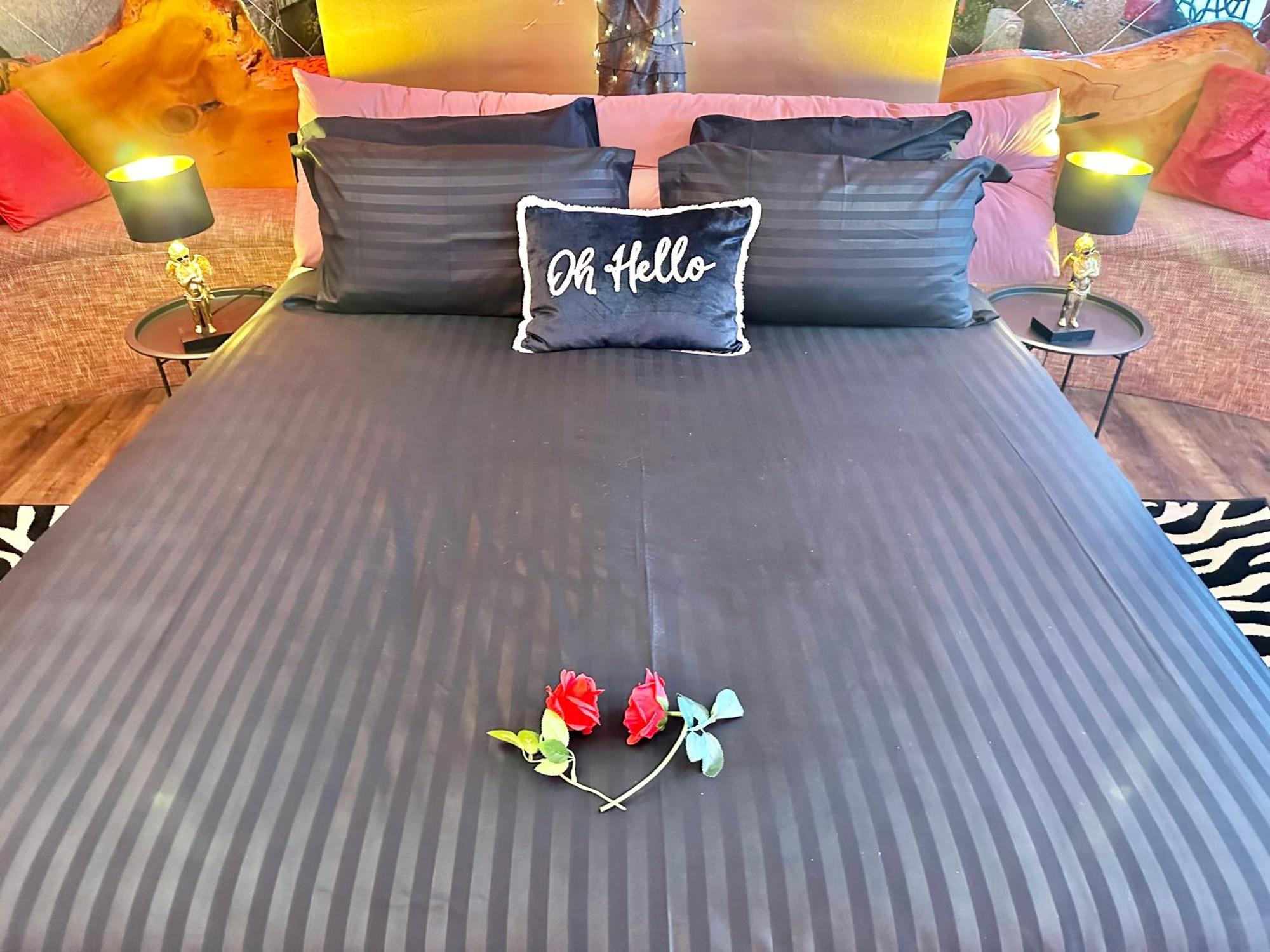 Beyond - Romantic Basement Apartment - Close To Beach - With Parking Bournemouth Ngoại thất bức ảnh
