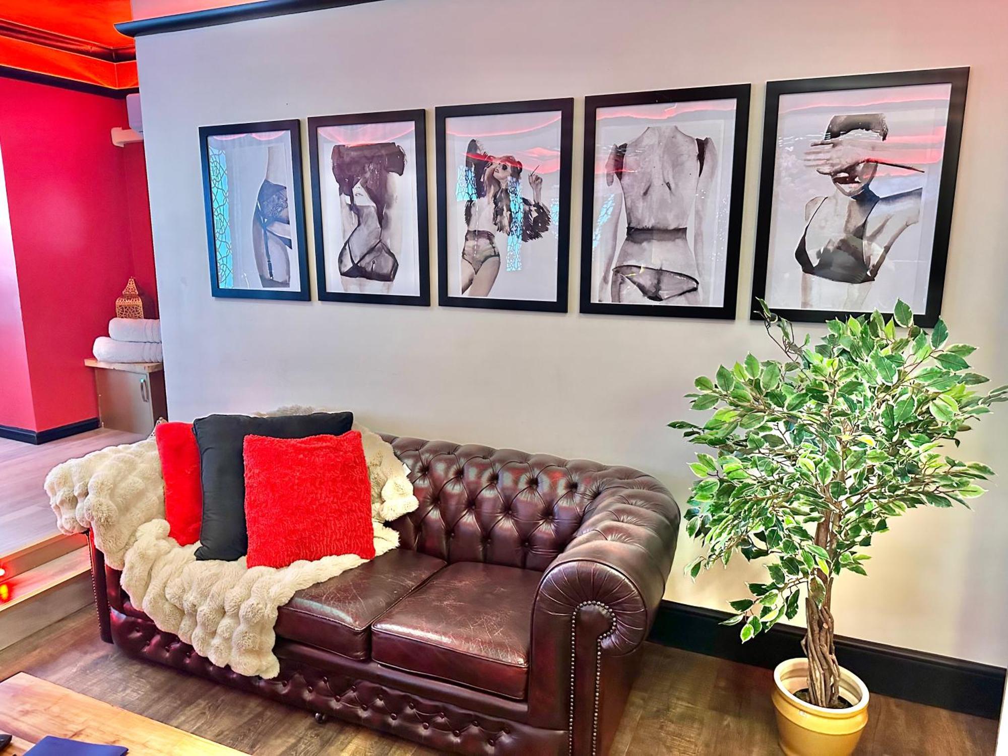 Beyond - Romantic Basement Apartment - Close To Beach - With Parking Bournemouth Ngoại thất bức ảnh