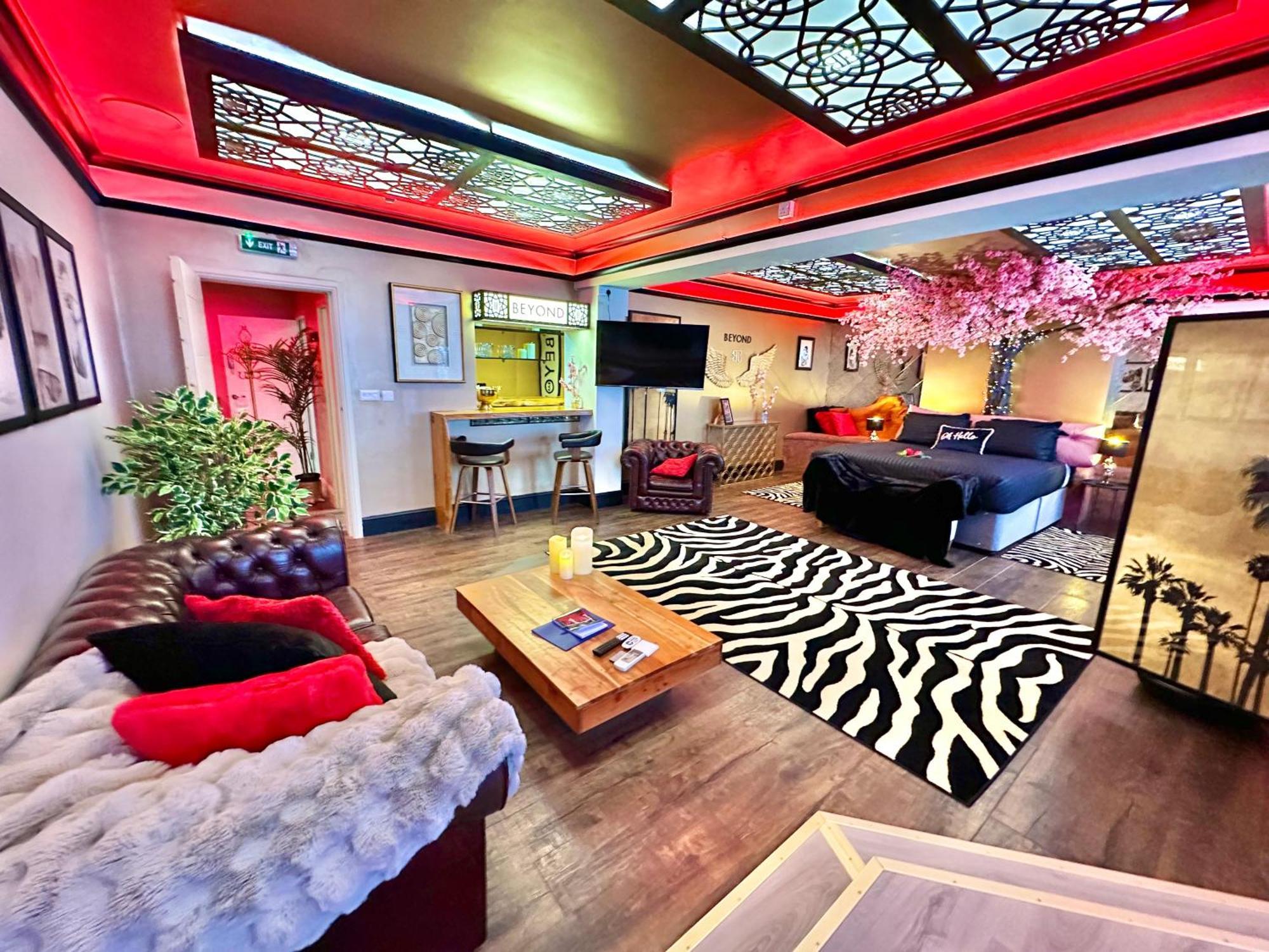 Beyond - Romantic Basement Apartment - Close To Beach - With Parking Bournemouth Ngoại thất bức ảnh
