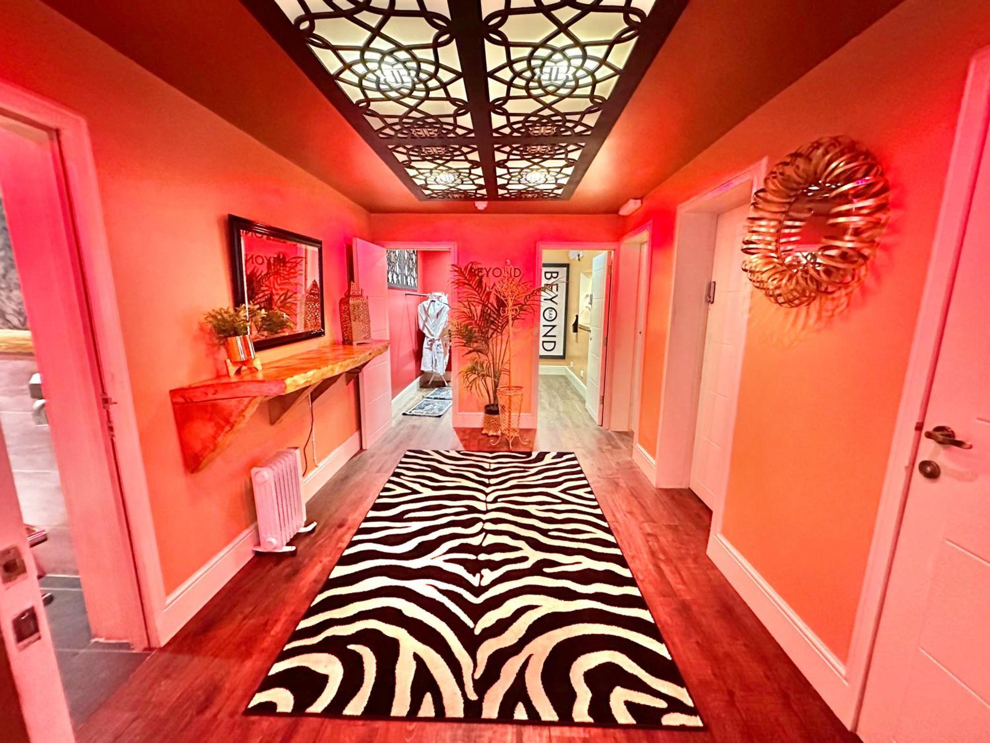 Beyond - Romantic Basement Apartment - Close To Beach - With Parking Bournemouth Ngoại thất bức ảnh