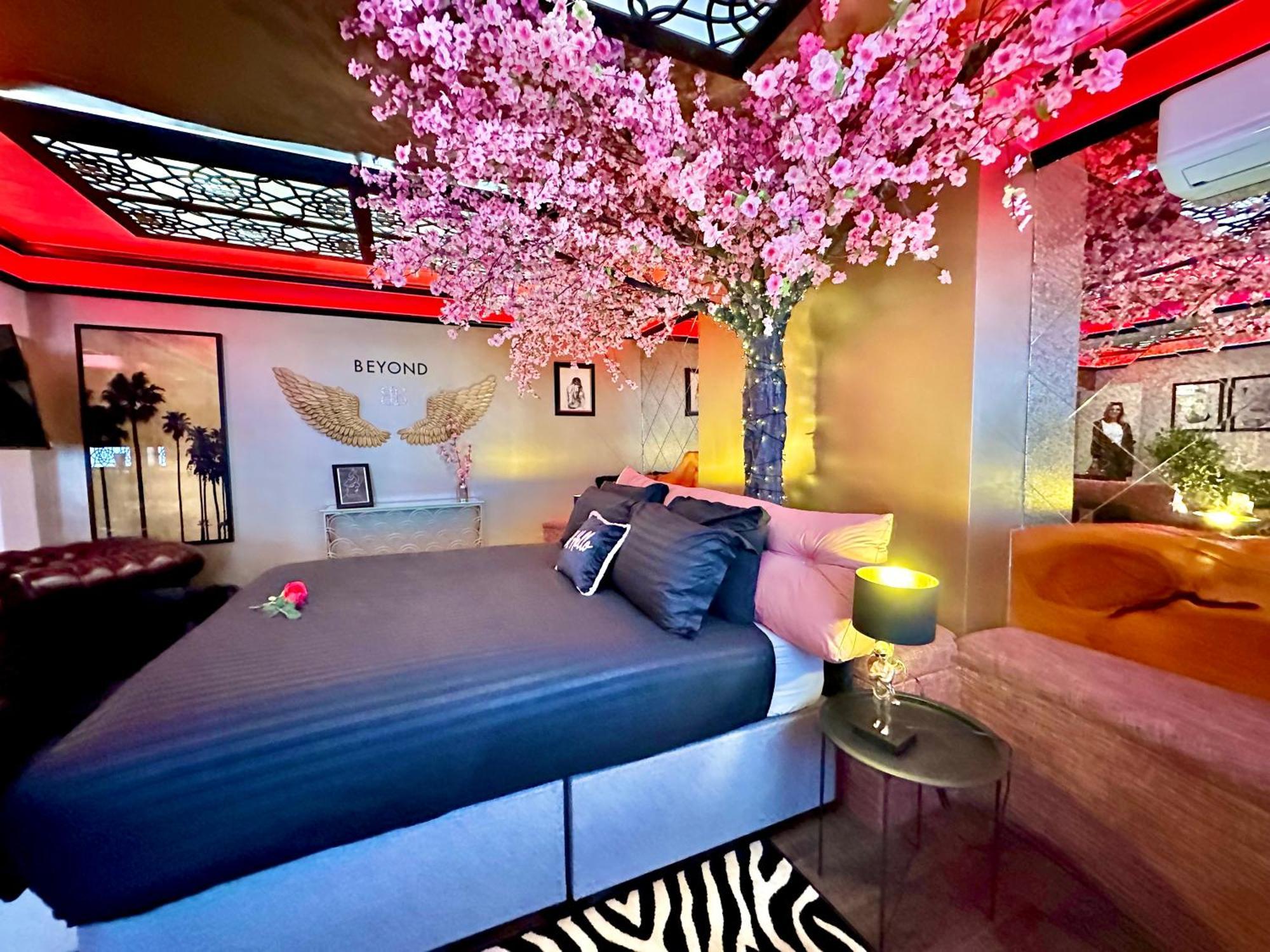 Beyond - Romantic Basement Apartment - Close To Beach - With Parking Bournemouth Ngoại thất bức ảnh