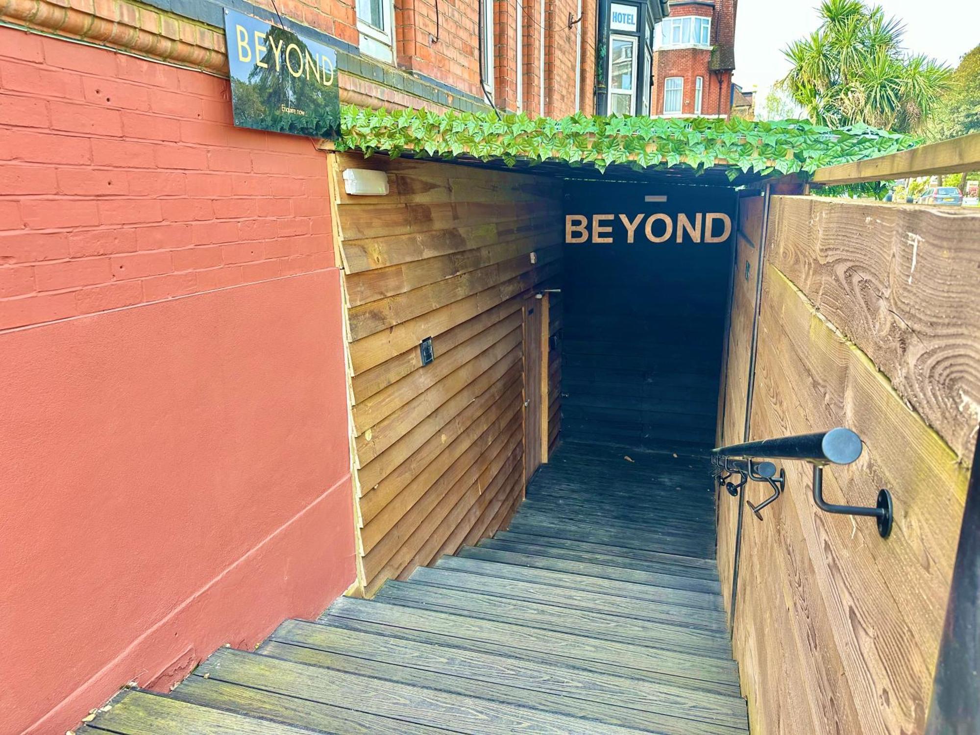 Beyond - Romantic Basement Apartment - Close To Beach - With Parking Bournemouth Ngoại thất bức ảnh