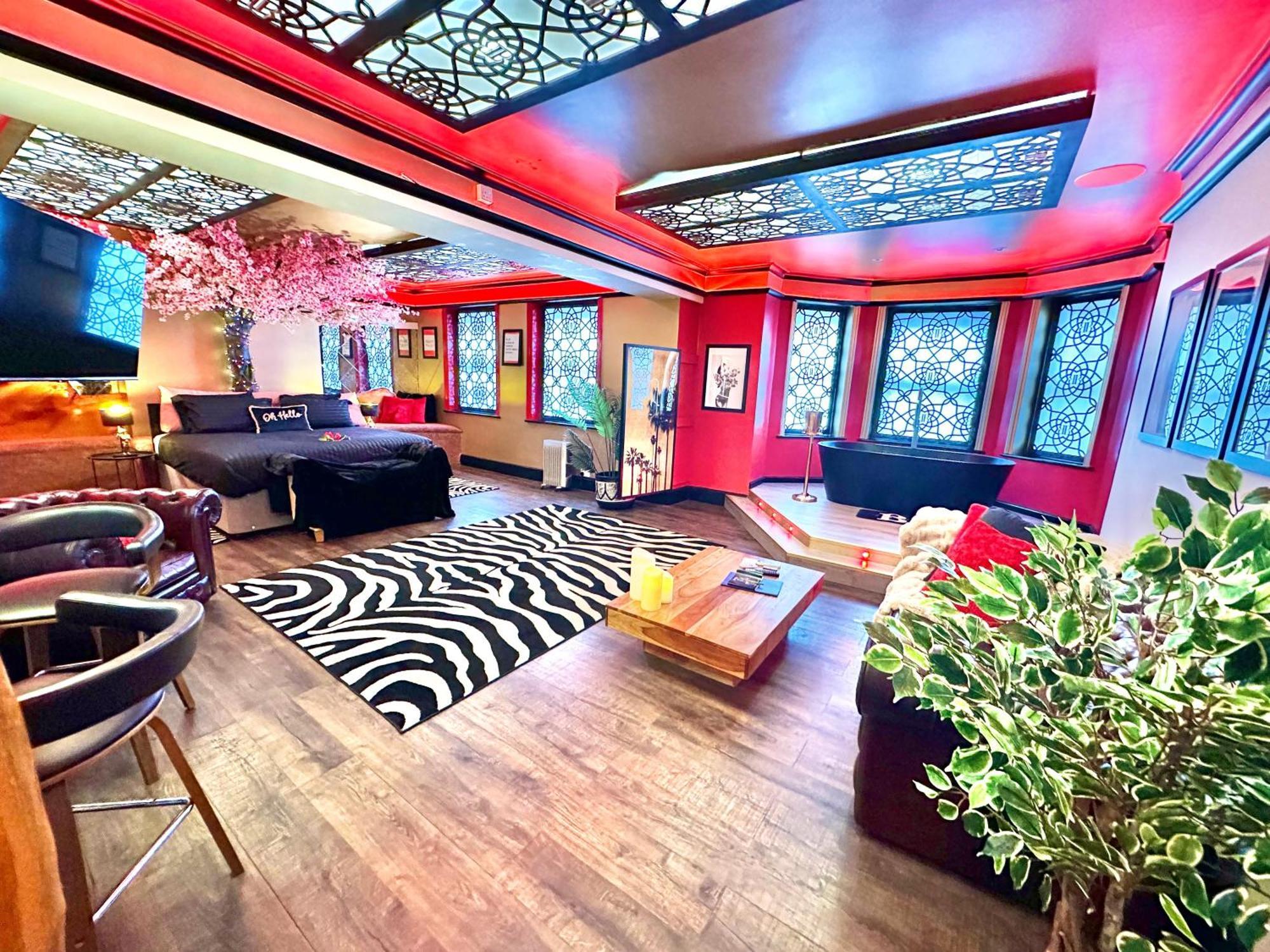 Beyond - Romantic Basement Apartment - Close To Beach - With Parking Bournemouth Ngoại thất bức ảnh