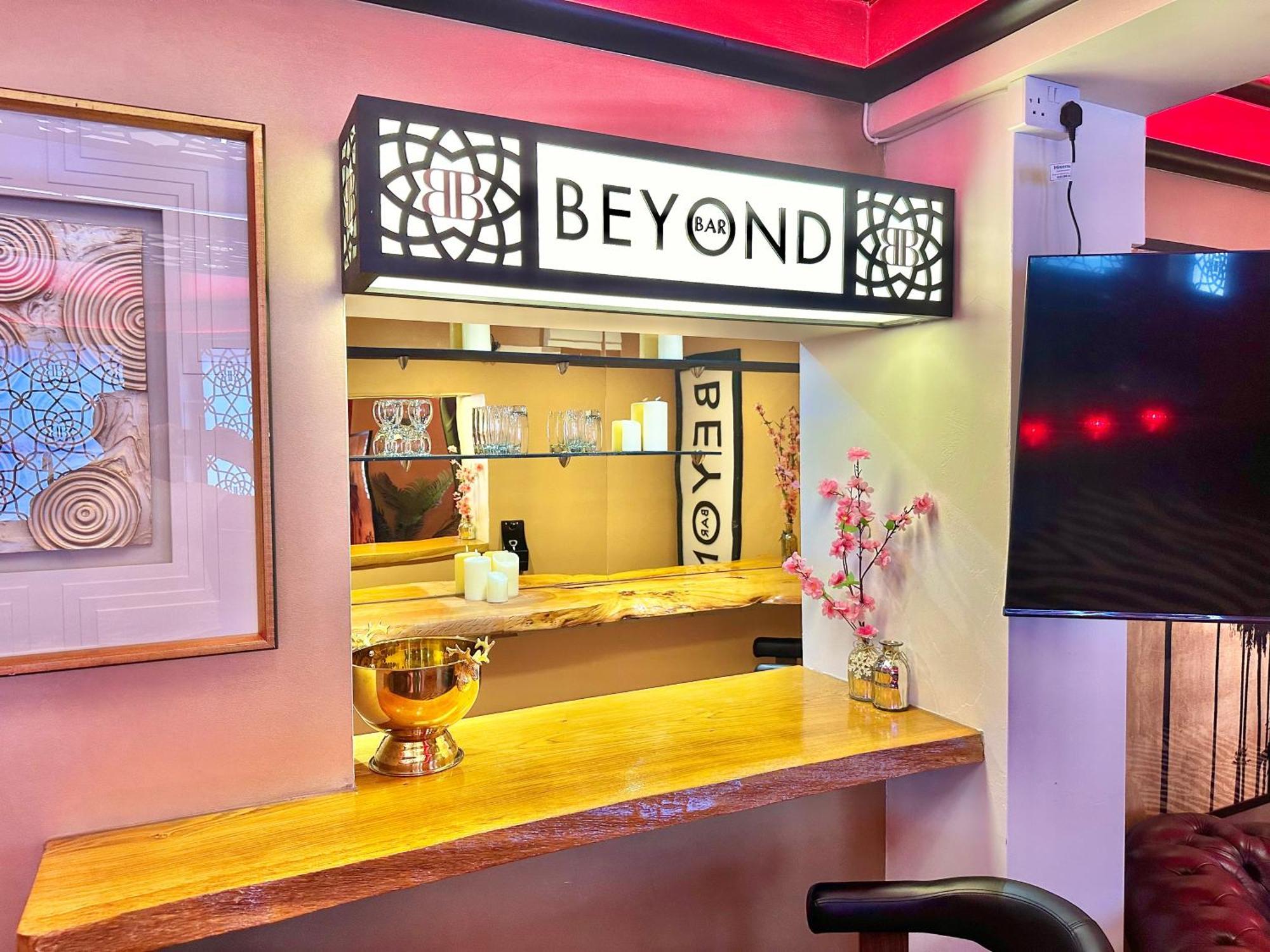 Beyond - Romantic Basement Apartment - Close To Beach - With Parking Bournemouth Ngoại thất bức ảnh